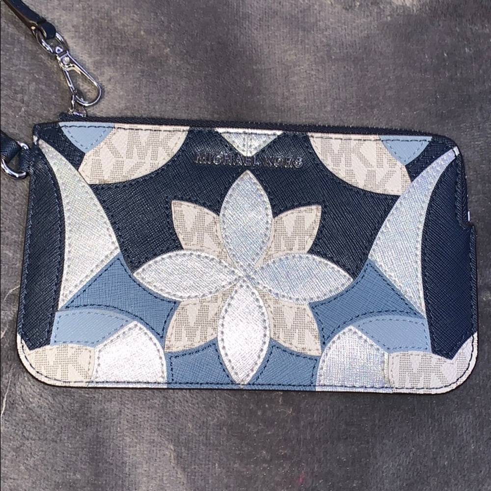 Michael Kors wristlet
